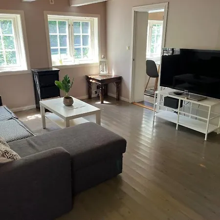 Koselig Lite Hus Naer Sentrum
